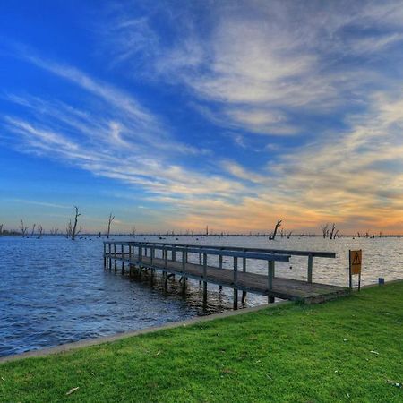Tasman Holiday Parks - Lake Малвела Екстер'єр фото